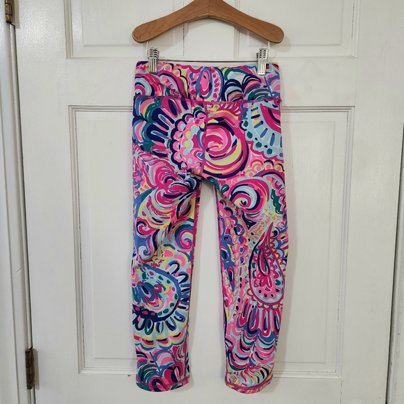 Lily Pulitzer Luxletic UPF 50+ Cropped Leggings - Picture 3 of 4